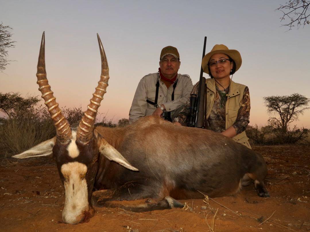 couples hunt africa